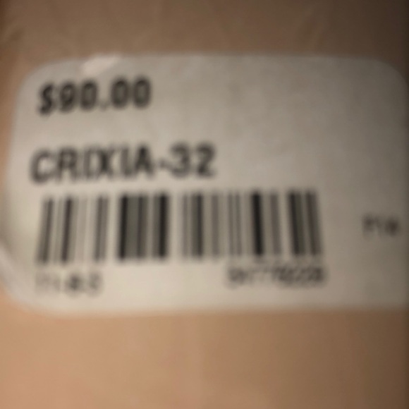 Heels - Picture 4 of 4